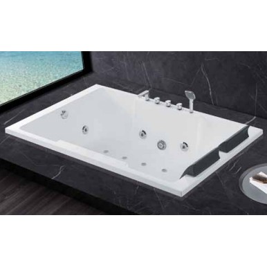 Naka -embed na bathtub